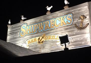 Shipwrecks Bar & Grill